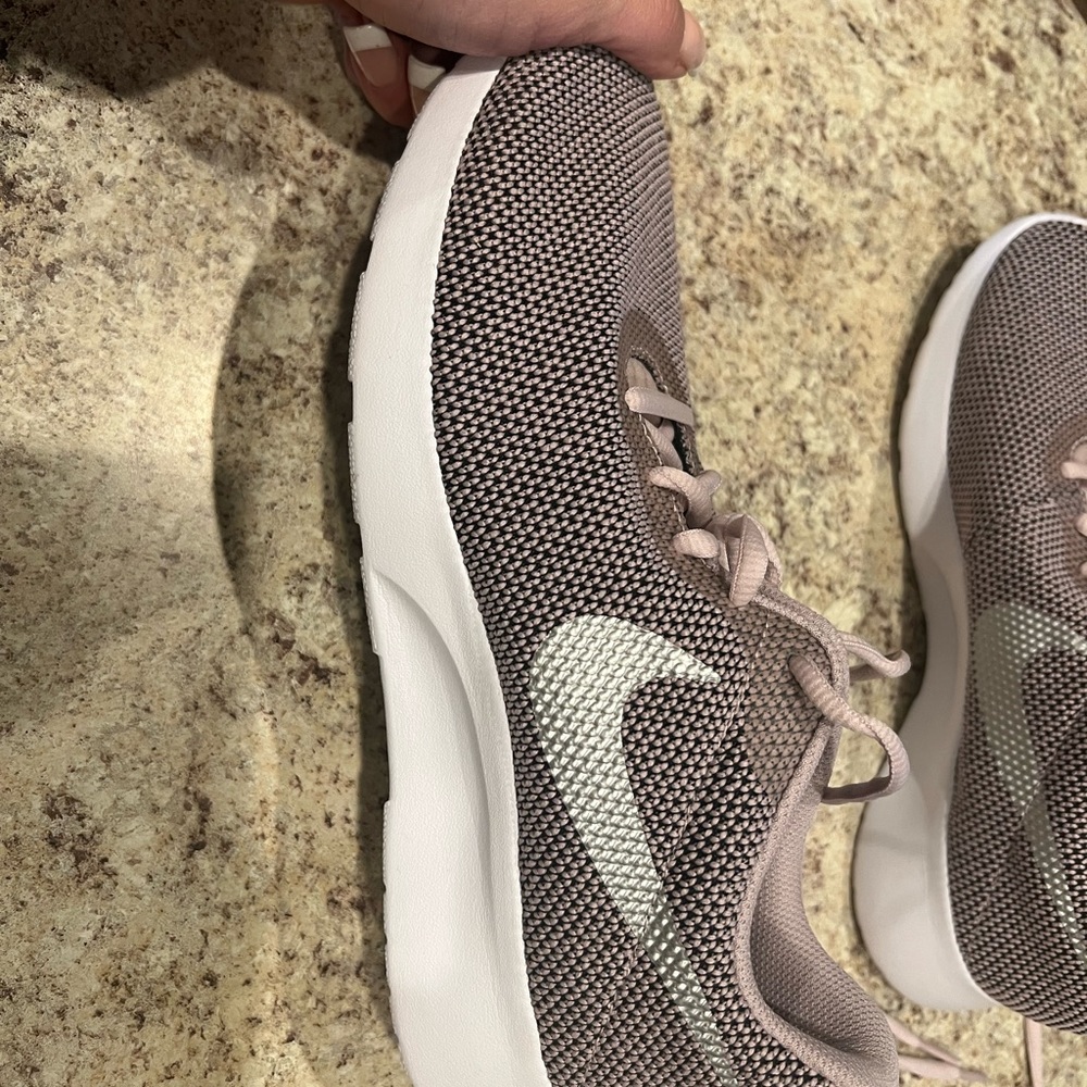 Brand New Nike Size 9 NWOT